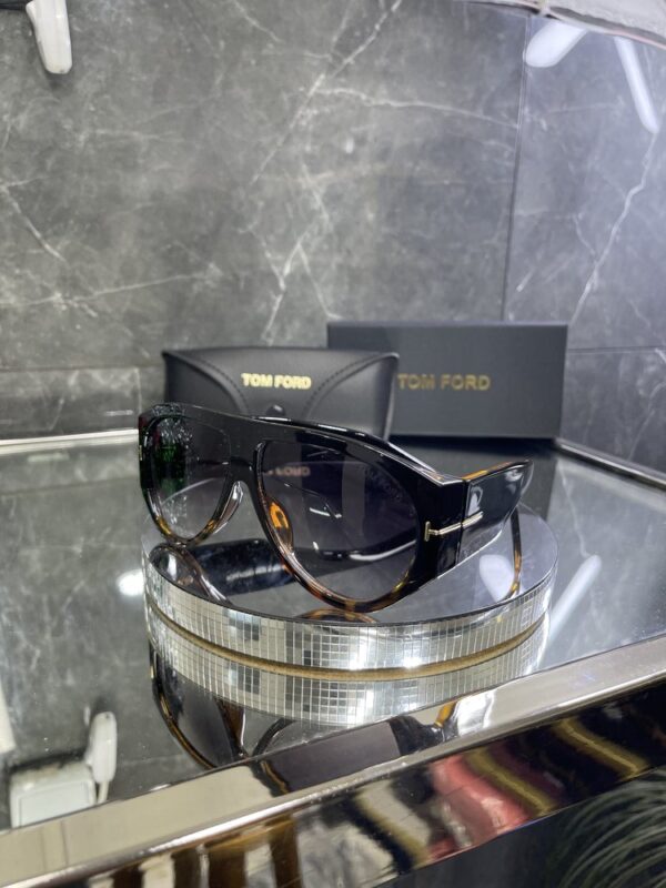 Tomford leopar detay 206