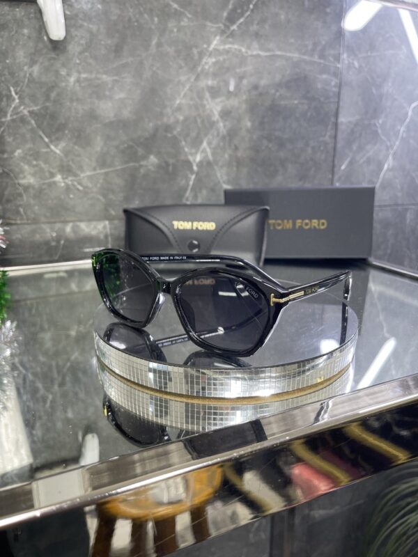 Tomford 210