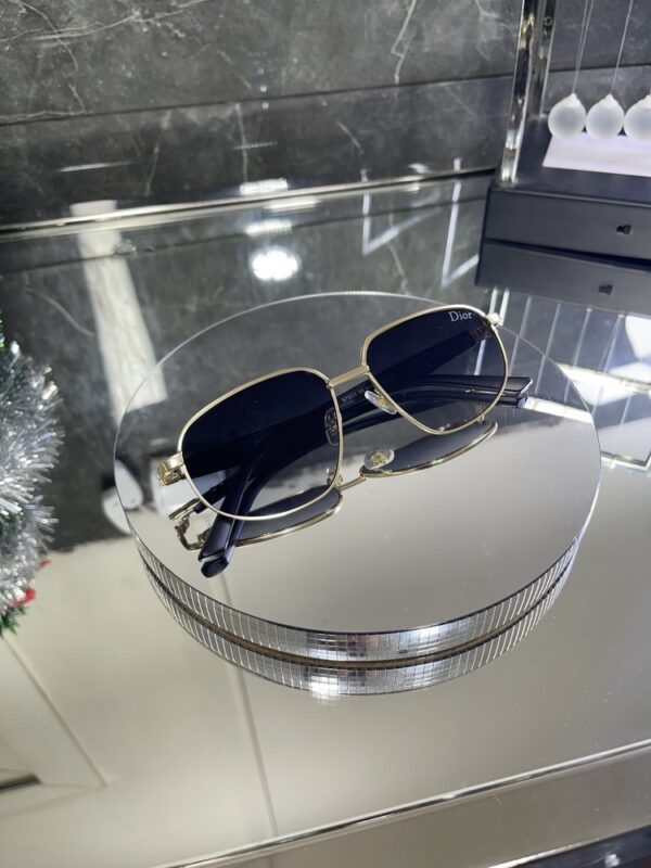 Christian Dior 063