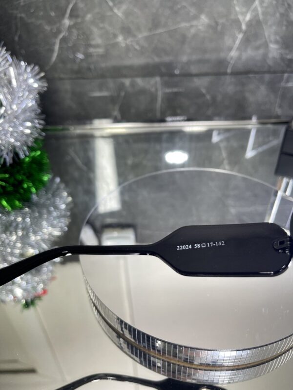 Christian Dior 051