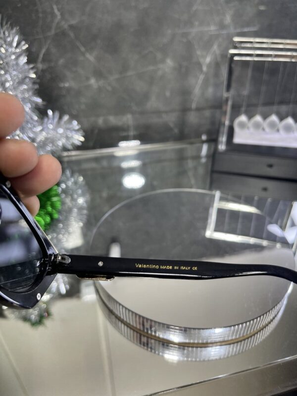 Valentino 093