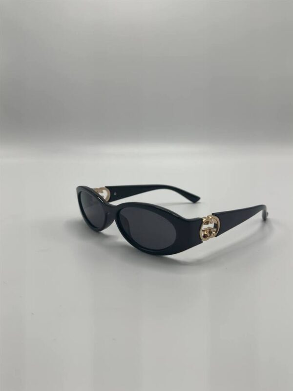 Gucci Oval Kesim Siyah Çerçeve 583