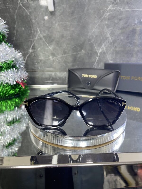 Tomford 210