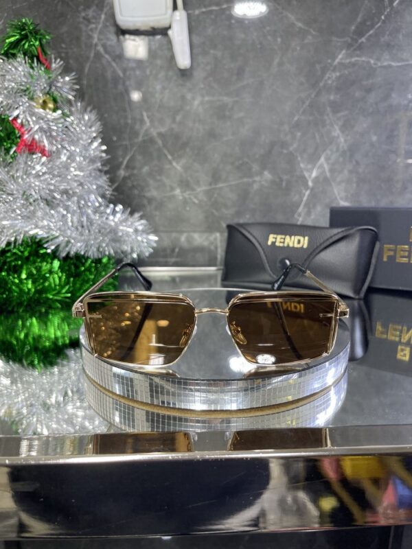 Fendi 106