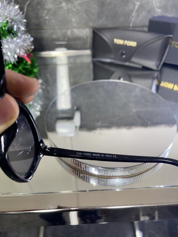 Tomford 210