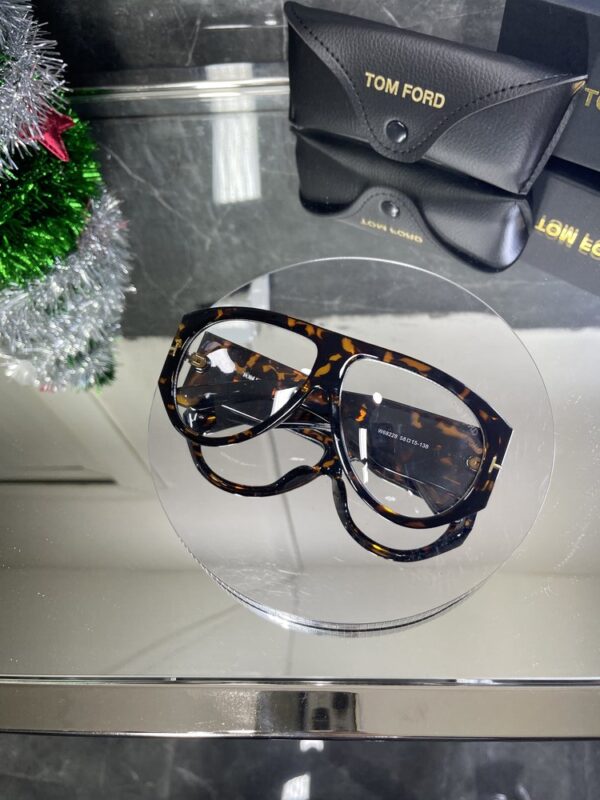 Tomford 204