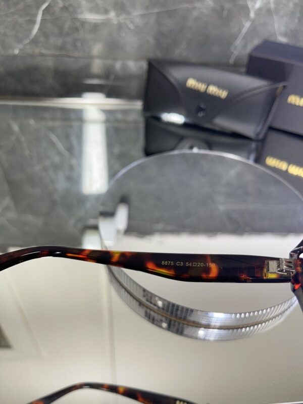 Miu Miu 239