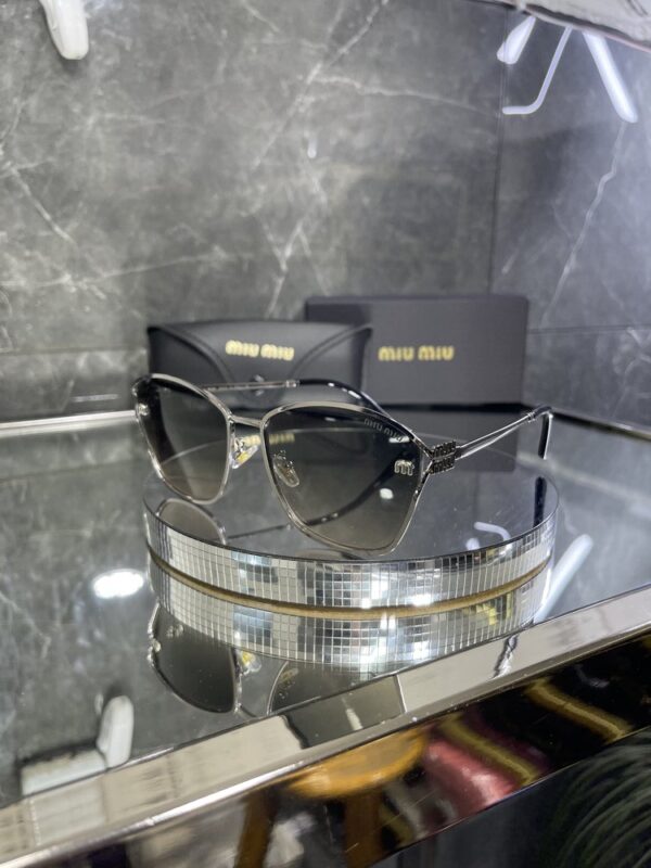 Miu Miu 215