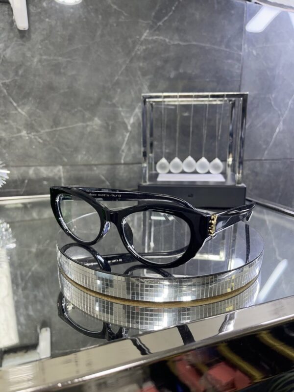 Yvesaintlaurent 071