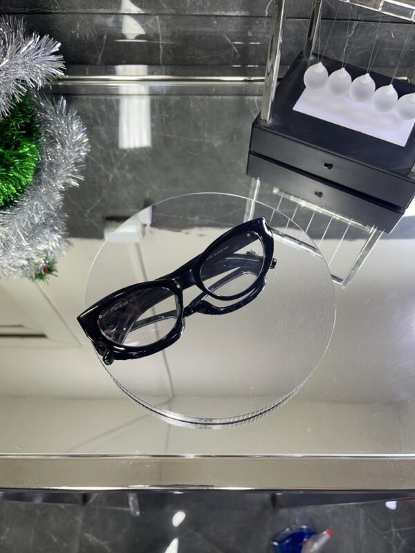 Yvesaintlaurent 071