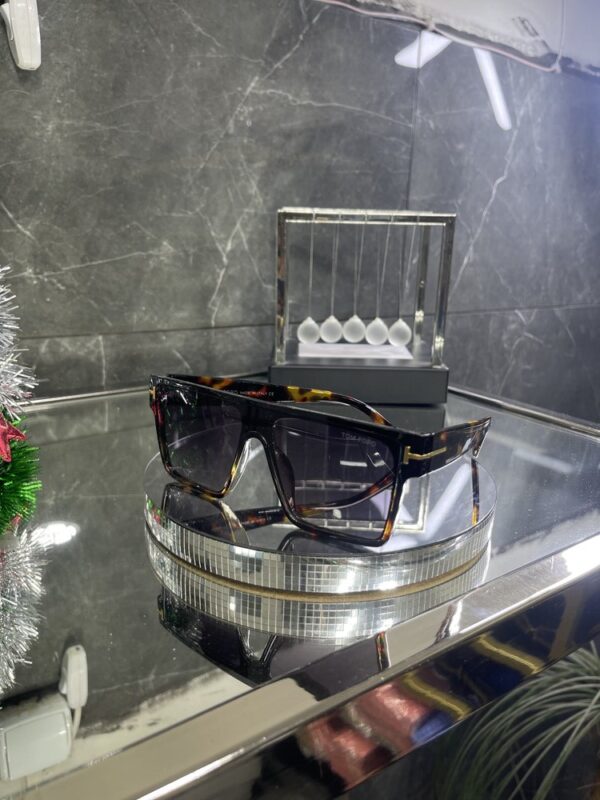 Tomford 147