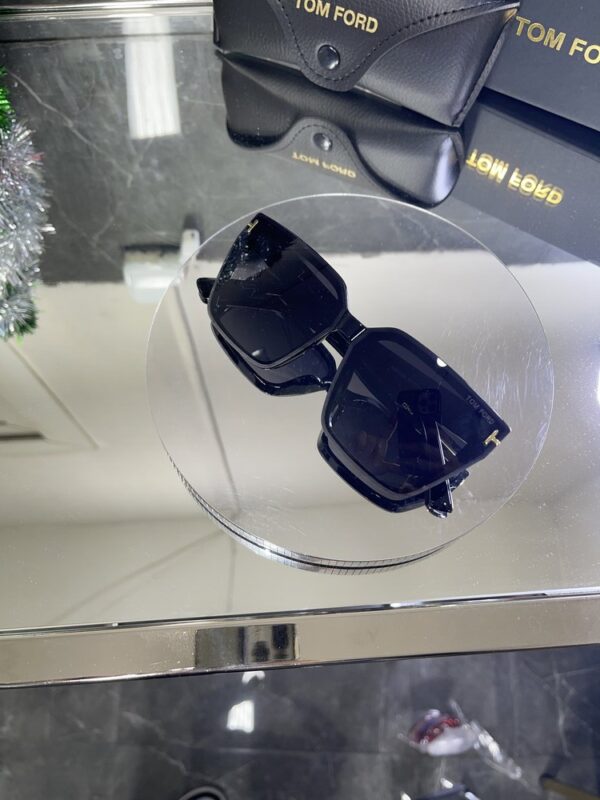 Tomford 207