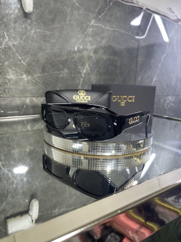 Gucci 372