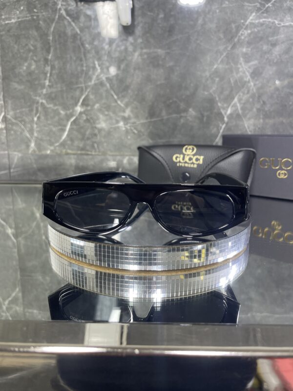 Gucci 372