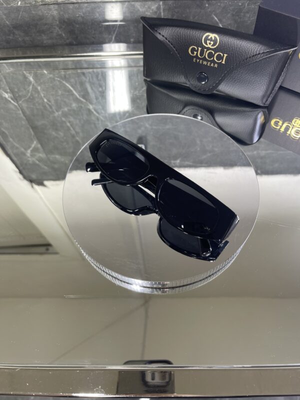 Gucci 372
