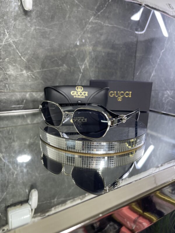 Gucci 369