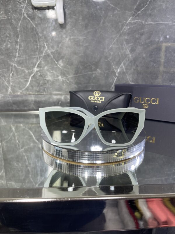 Gucci 364