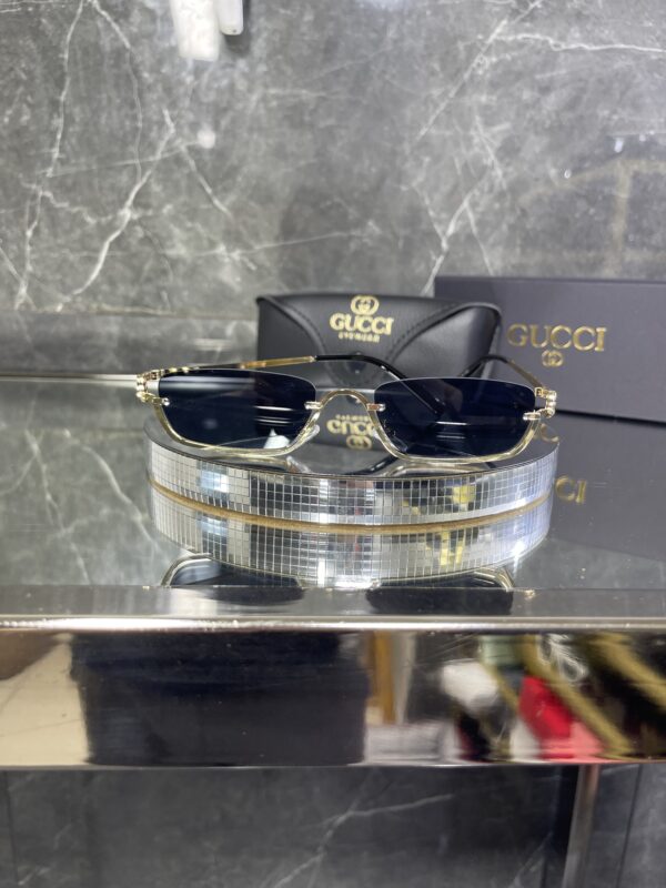 Gucci 352