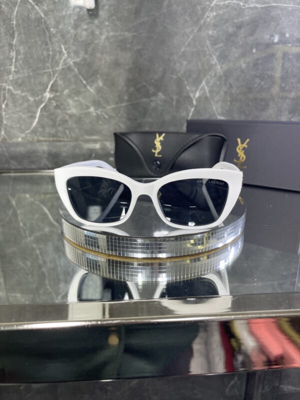 Yvesaintlaurent 379