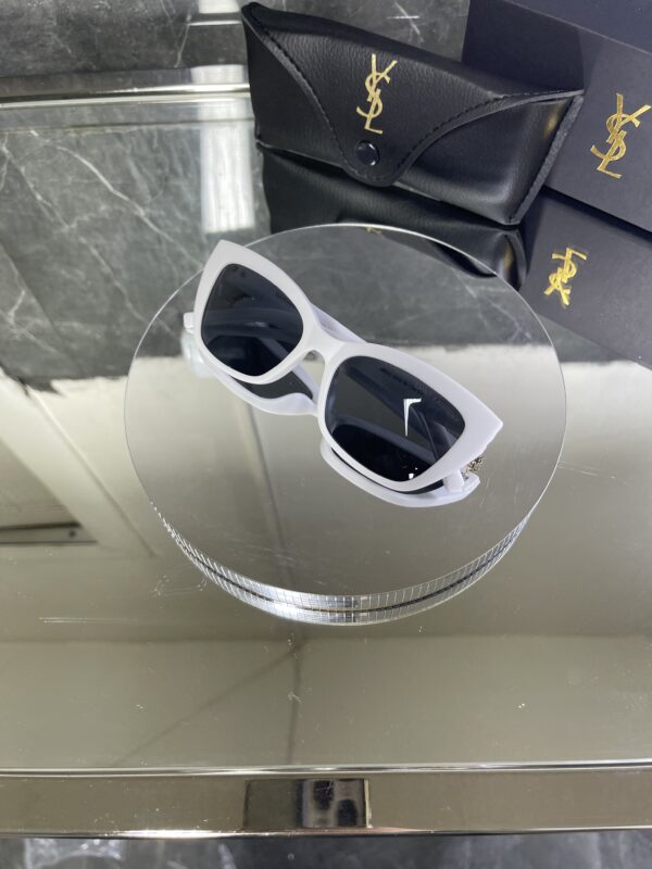 Yvesaintlaurent 379