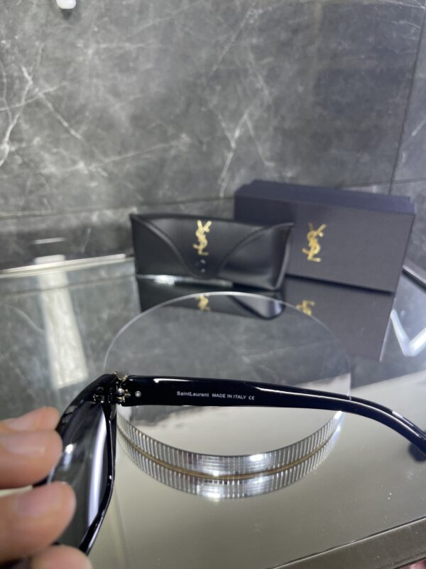 Yvesaintlaurent 378