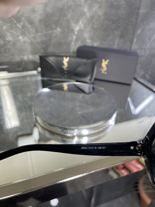 Yvesaintlaurent 378