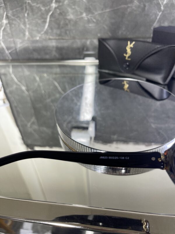 Yvesaintlaurent 377