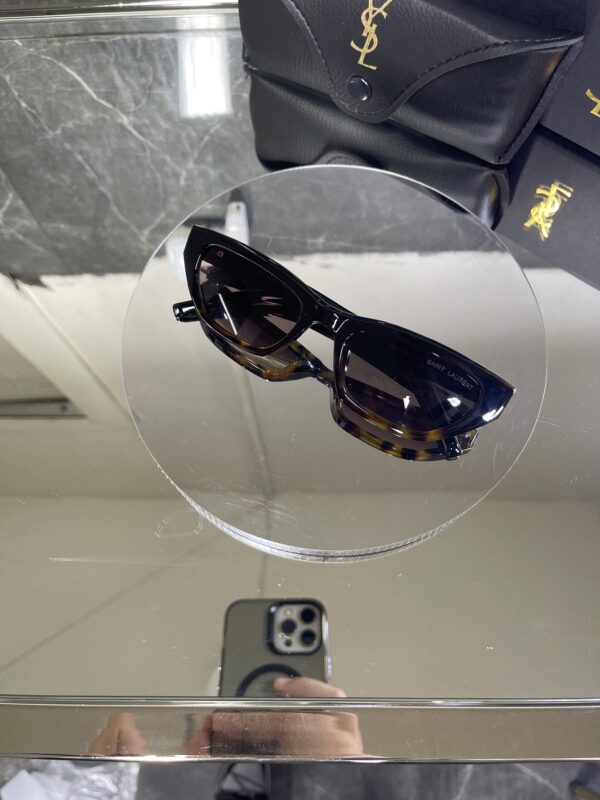 Yvesaintlaurent 377