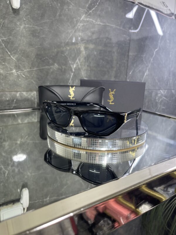 Yvesaintlaurent 375