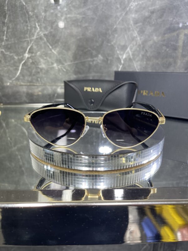 Prada 396