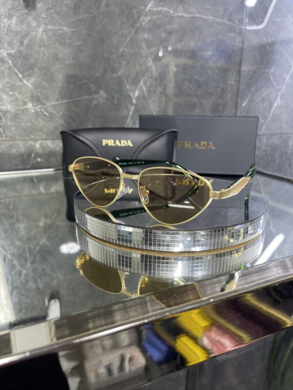 Prada 395