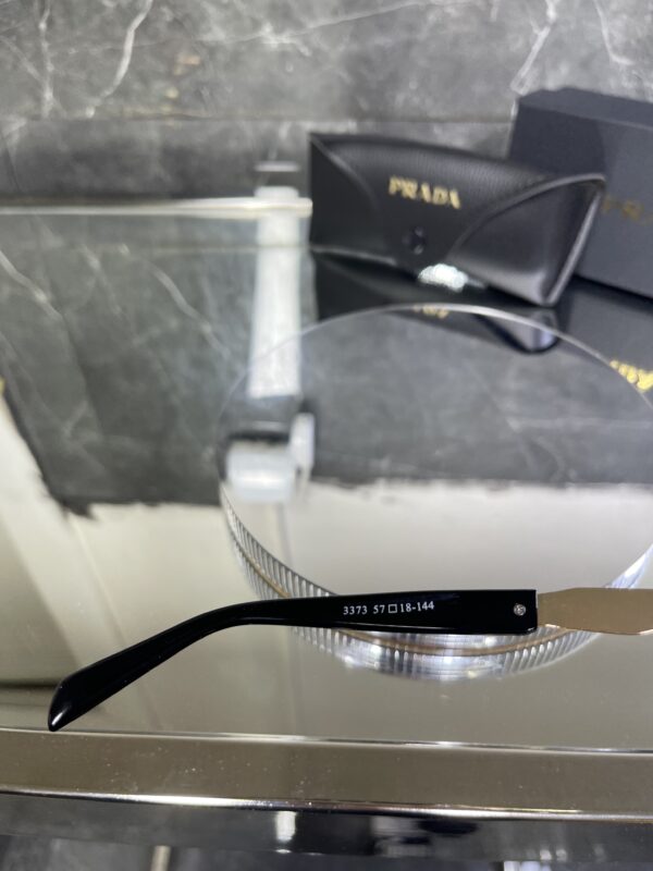 Prada 394