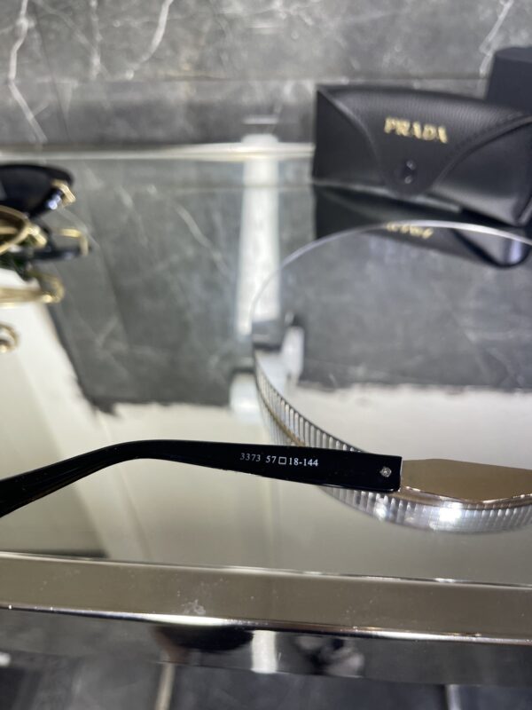 Prada 393