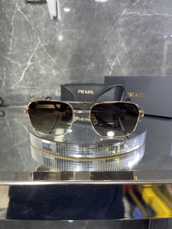 Prada 392