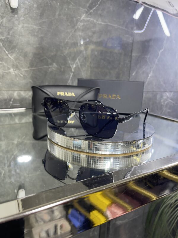 Prada 391