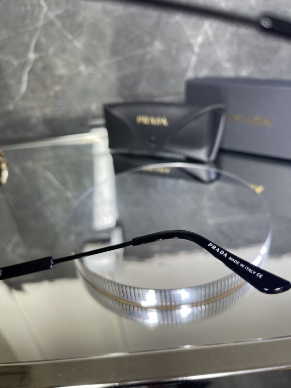 Prada 391