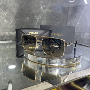 Prada 390