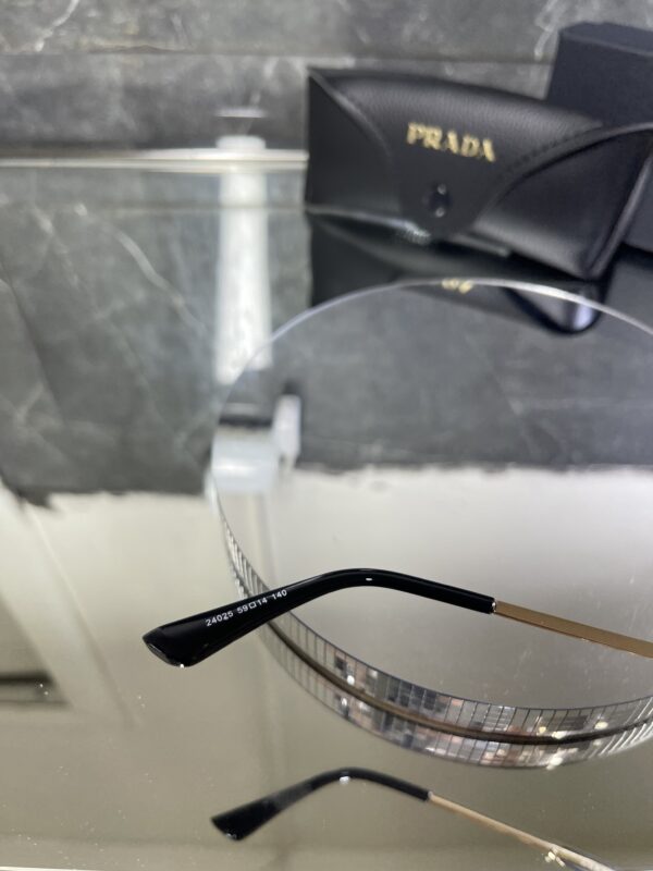 Prada 390