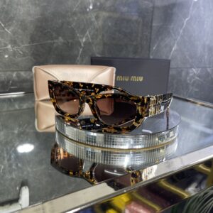 Miu Miu 389