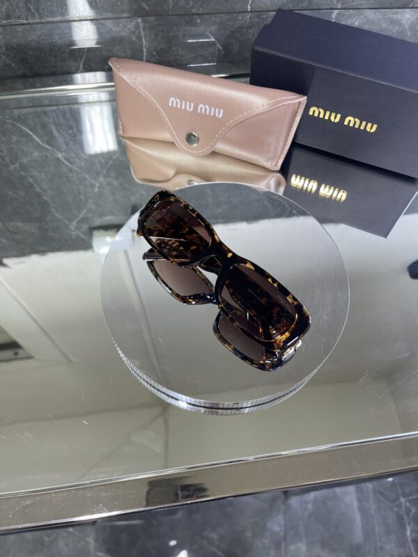 Miu Miu 381