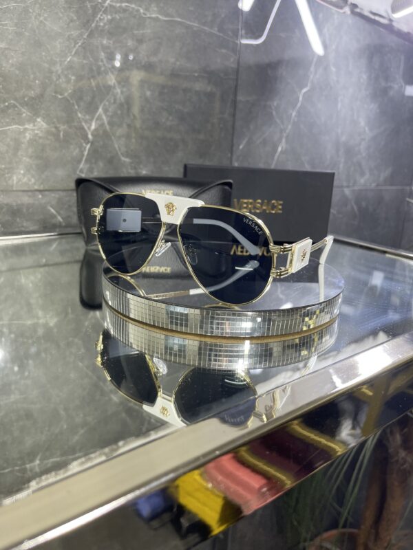 Versace Boss Beyaz detay 424