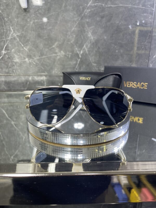 Versace Boss Beyaz detay 424