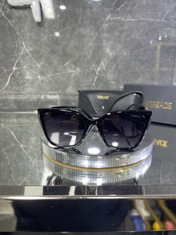 Versace siyah cam siyah çerçeve gold detay 418