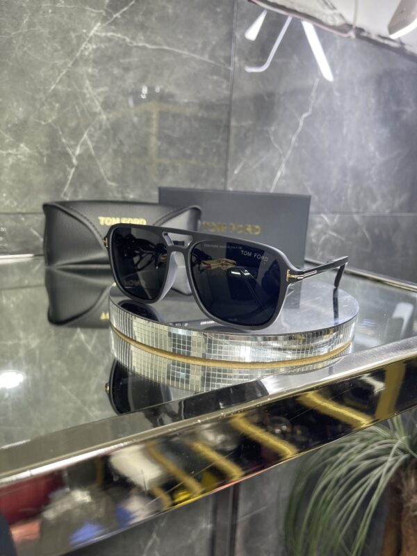 Tomford Mat Siyah cam Siyah çerçeve 466