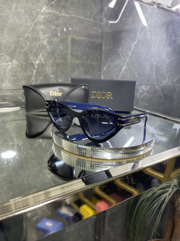 Dior Cat eye Siyah çerçeve lacivert detay 458