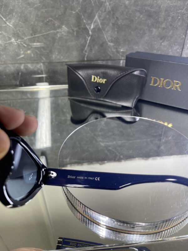 Dior Cat eye Siyah çerçeve lacivert detay 458