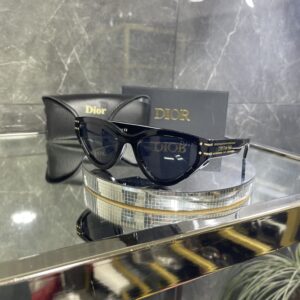 Dior Cat eye gold detay 457