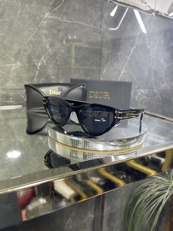 Dior Cat eye gold detay 457