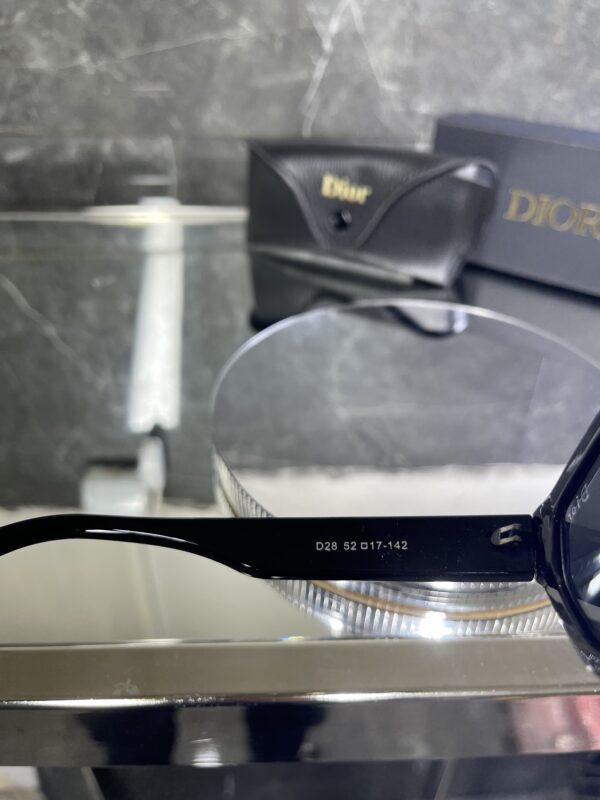 Dior Cat eye gold detay 457