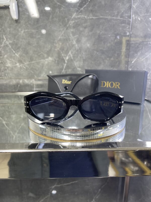 Dior geometrik gümüş detay 456